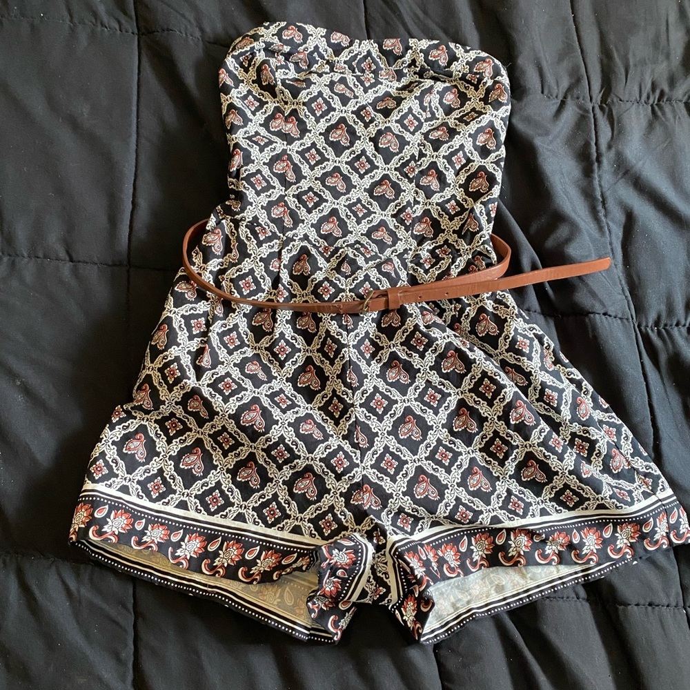 Small strapless romper